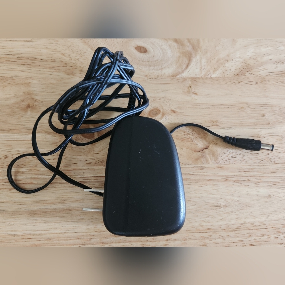 NETGEAR Nighthawk AC2400 WiFi Router with Black Design - Picture 5 of 5